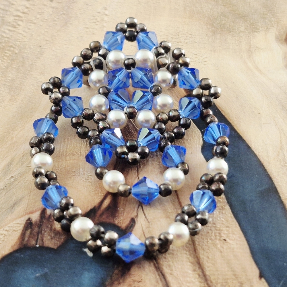 Blue and Silver Beaded Handmade brooch - Picture 3 of 10